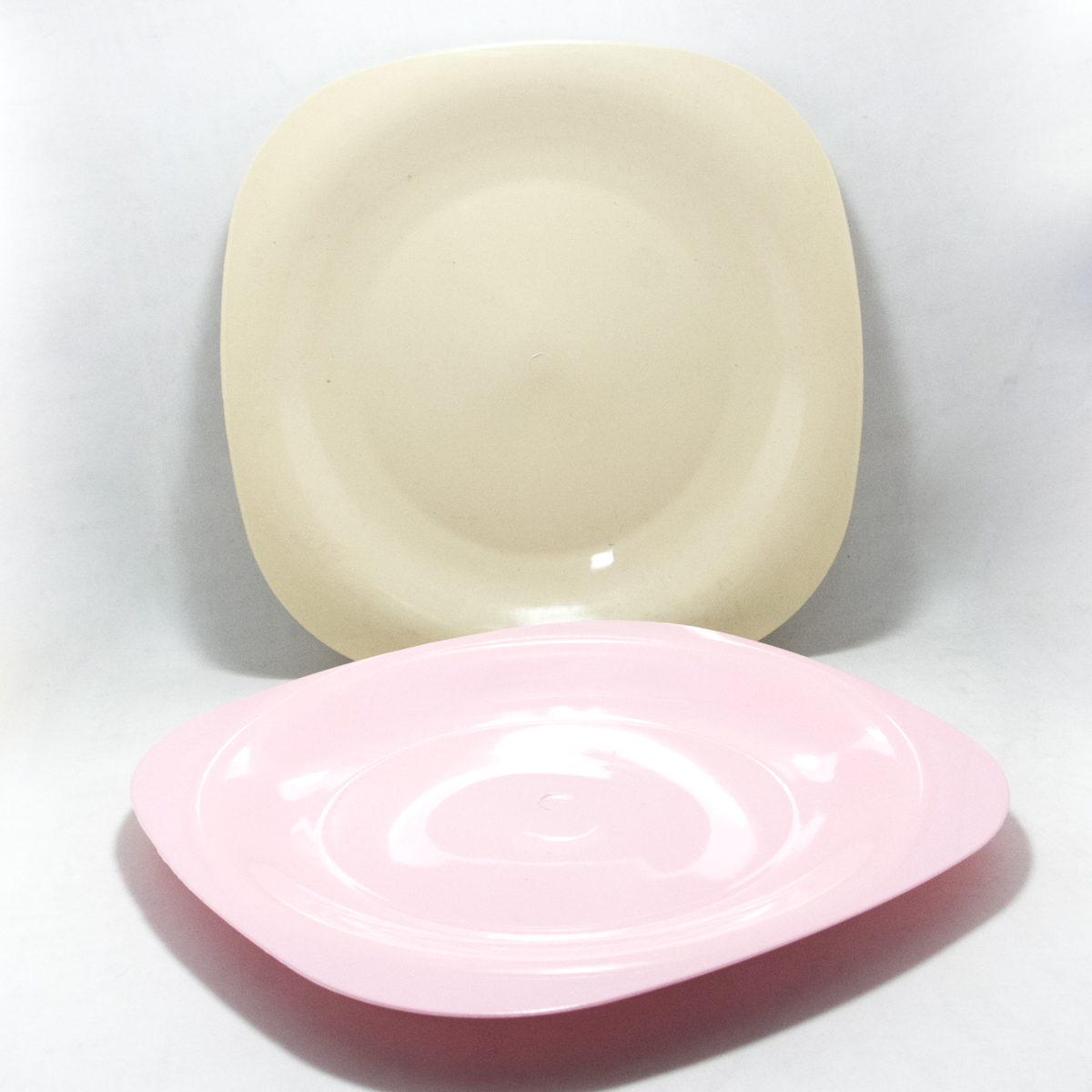 PLATO PLAYO CUADRADO PLASTICO 26CM